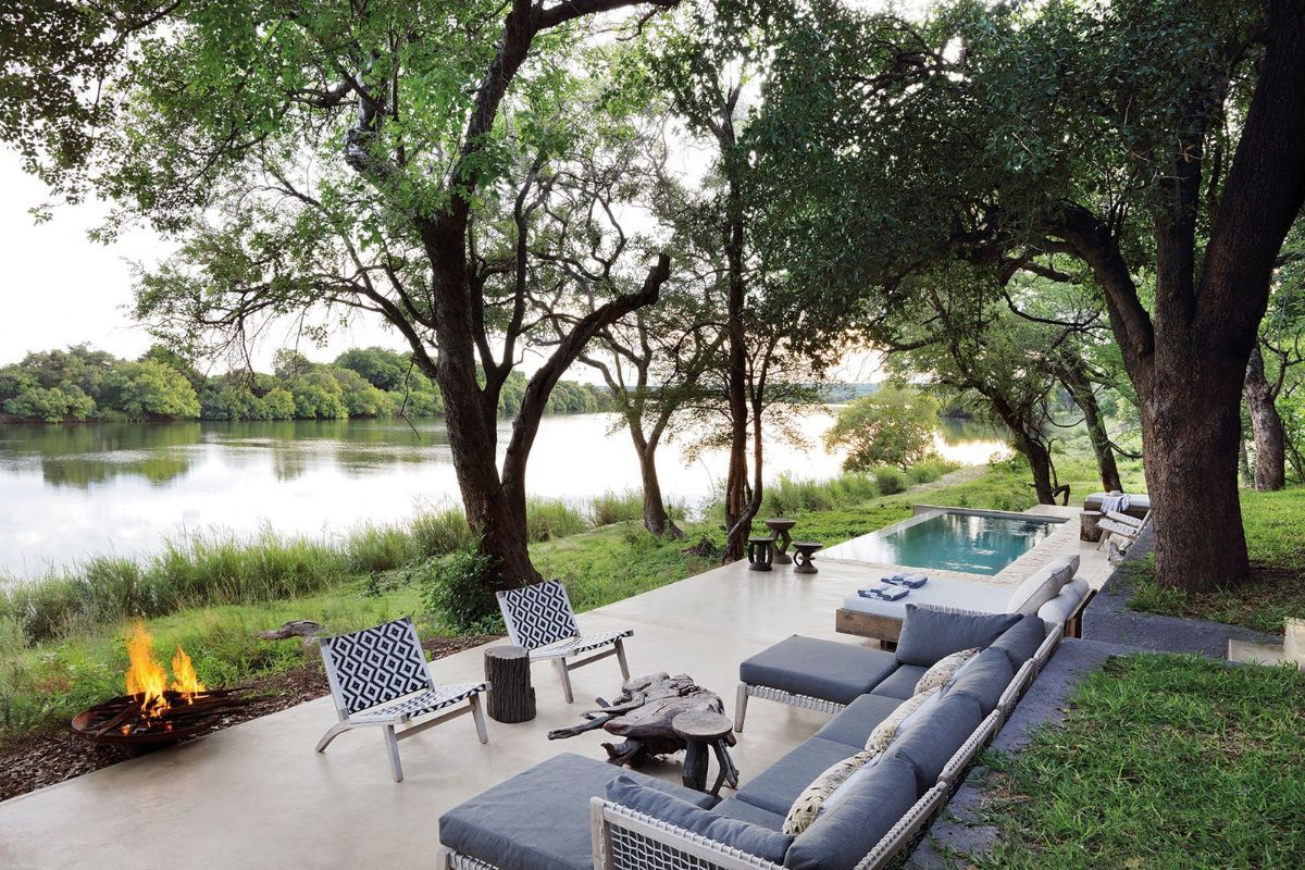 exclusive-use villa overlooking the Zambezi River in Zimbabwe