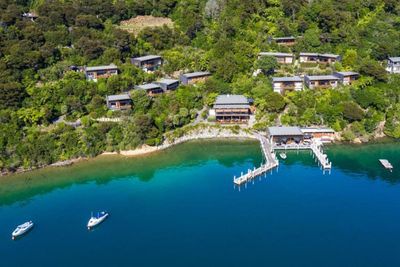 SP NZ BayofManyCoves for First-Ever MICHELIN Keys Unlock Extraordinary Stays in New Zealand