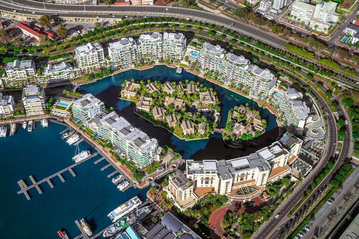 OneAndOnly Cape Town for MICHELIN Keys Shine a Spotlight on Exceptional Hotels in Africa