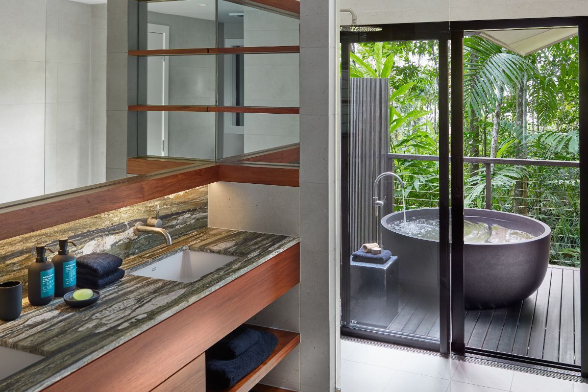 SP AU QLD Silky Oaks bathtub for Soak in Style: Outdoor Bathtubs Are the Ultimate Luxury Escape