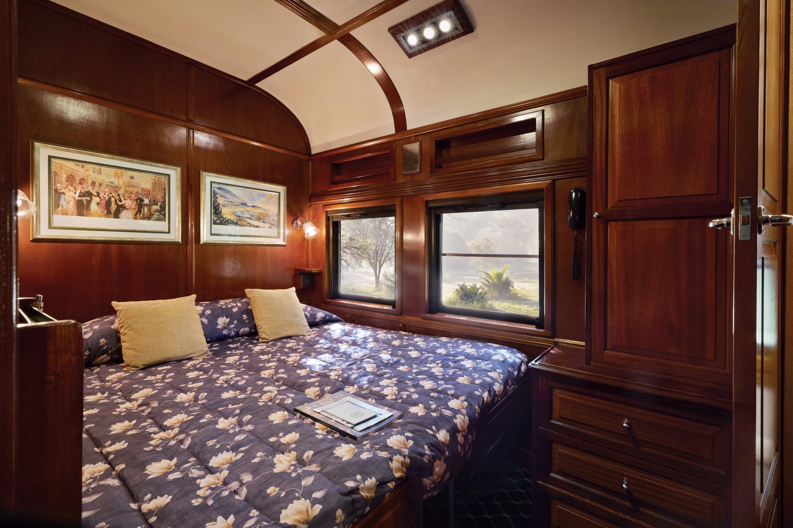 Pullman Gold Suite with a lengthways double bed